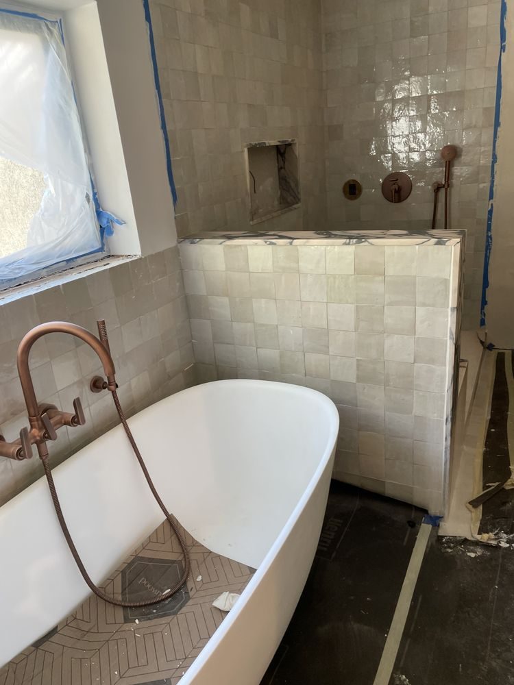 Freestanding soaking tub & copper supply